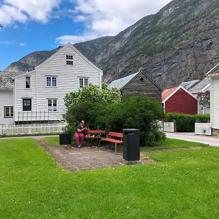 דירה Den Gule Krambua - Gamle - Main Street Old Town