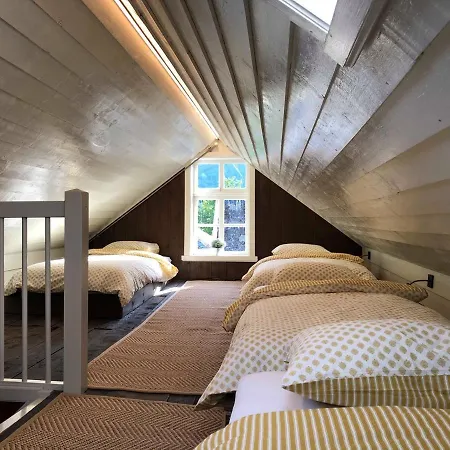 Den Gule Krambua - Gamle - Main Street Old Town Lærdalsøyri