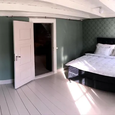 Den Gule Krambua - Gamle - Main Street Old Town דירה *